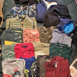 Boys' Lot of (Size 7) Tops & Sweatshirts